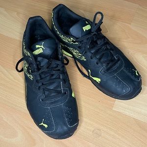 Young men’s, Puma sz. 6.
